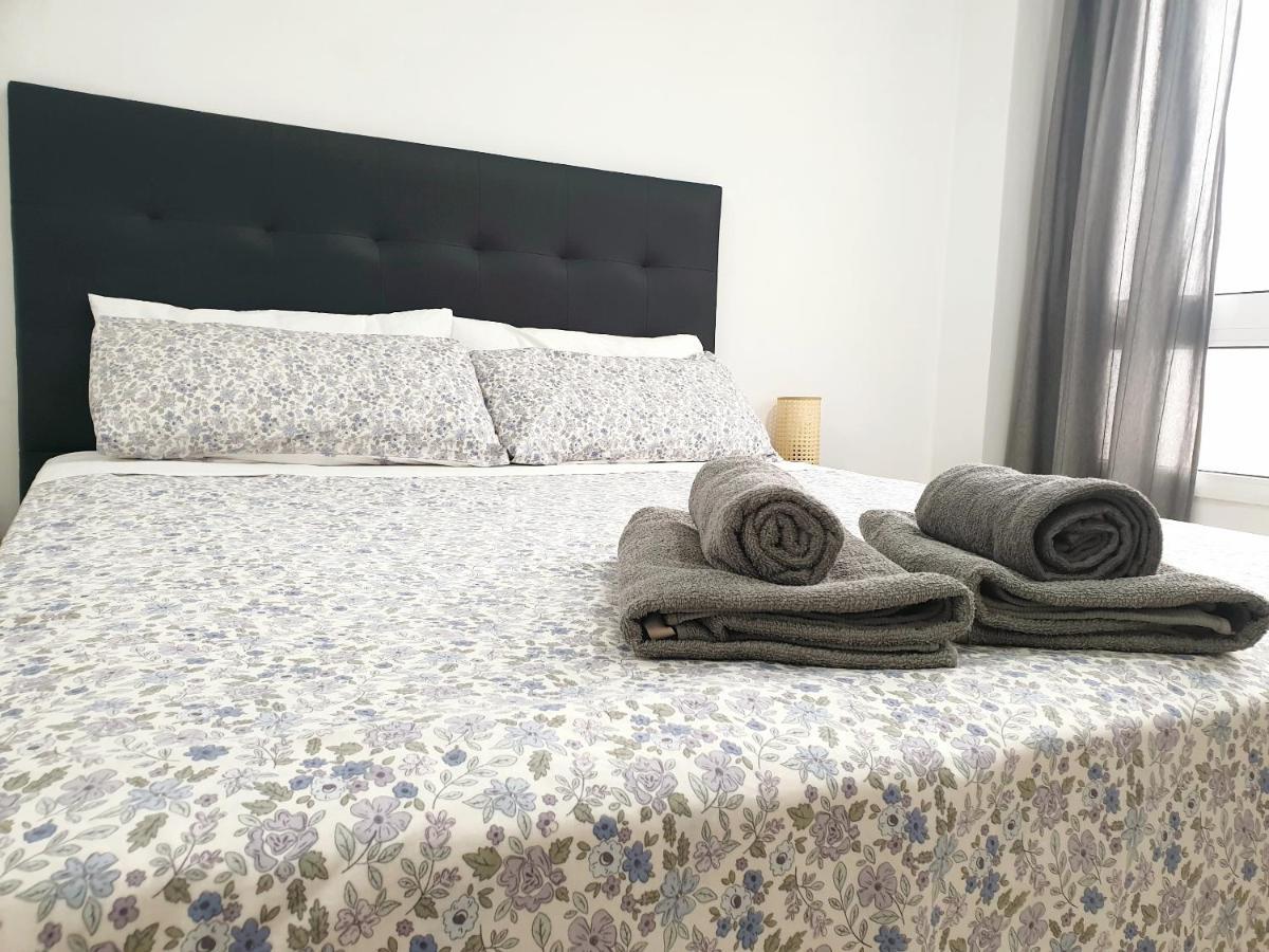 Economical Homes In Center Малага Экстерьер фото